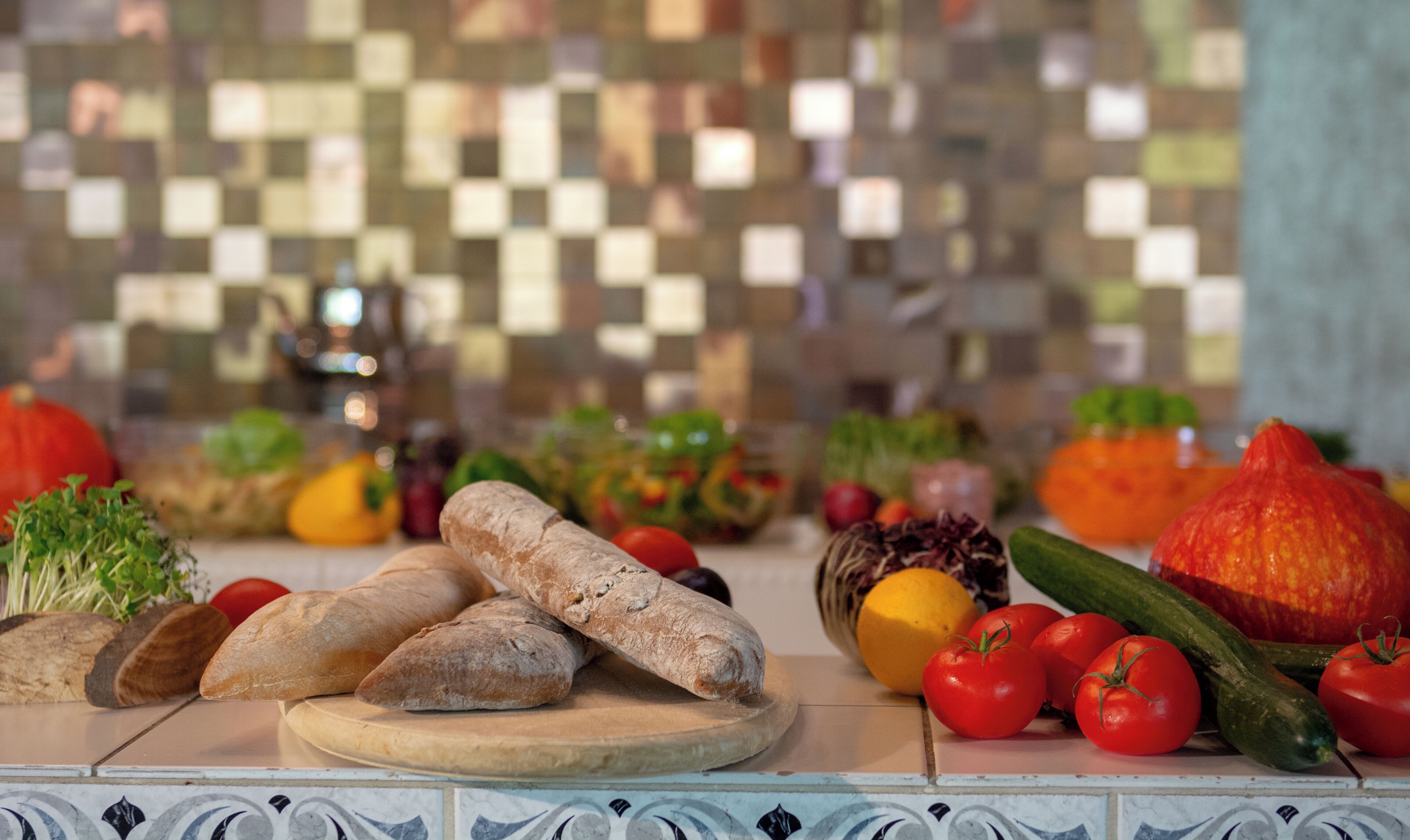 lunch and dinner served