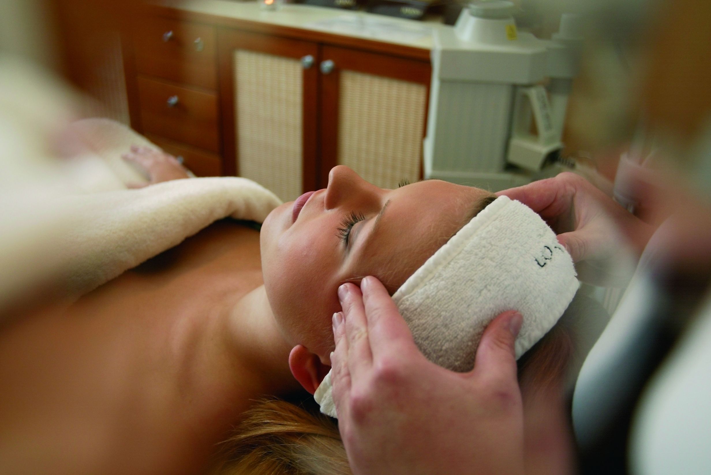 couples treatment room(s), body treatments, hot stone massages