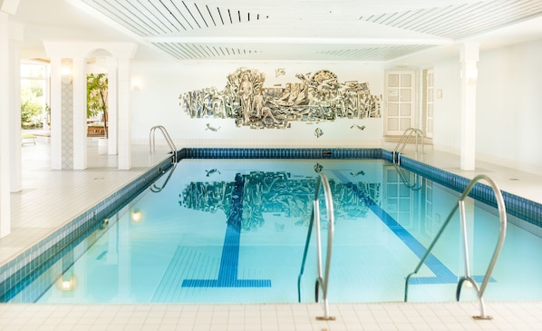 Innenpool, Liegestühle