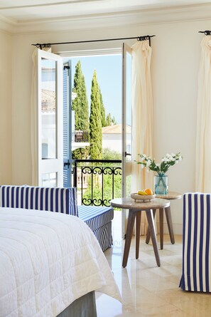 Egyptian cotton sheets, premium bedding, memory-foam beds, minibar