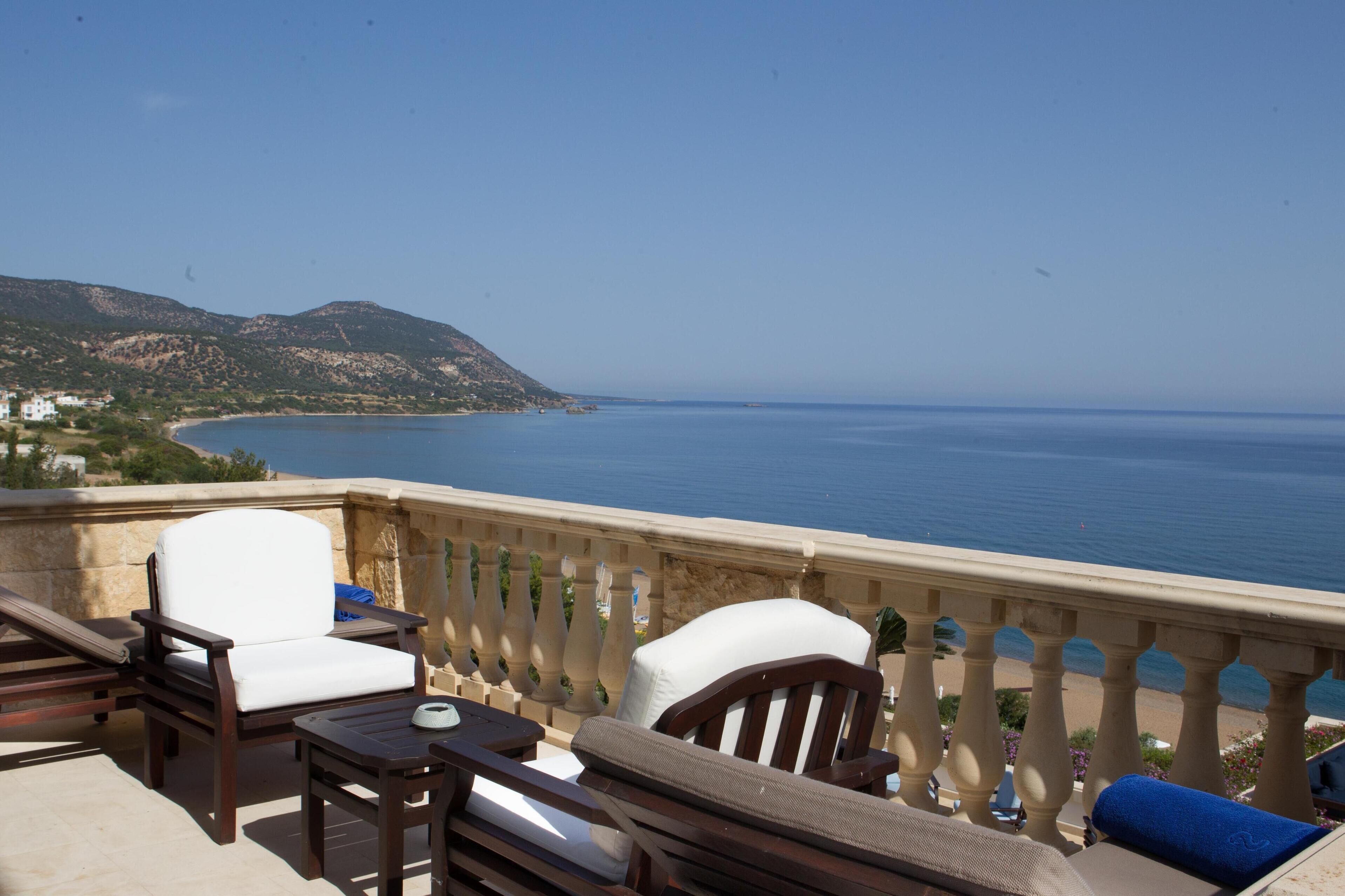 Minibar, in-room safe, blackout drapes, soundproofing