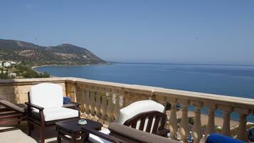 Minibar, in-room safe, blackout drapes, soundproofing