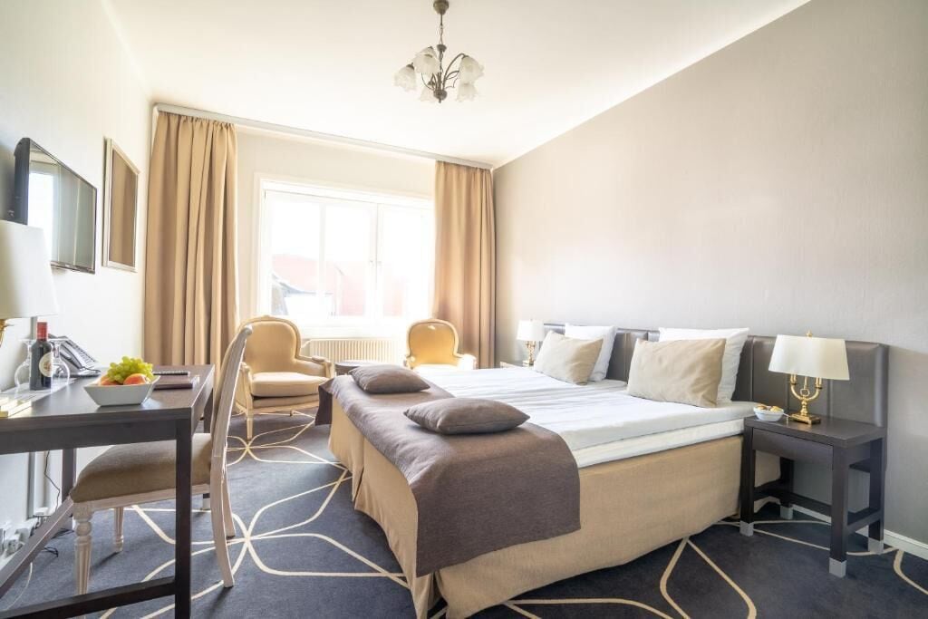 Superior-huone, 1 parisänky | Allergiatestatut vuodevaatteet, yksilöllisesti sisustettu