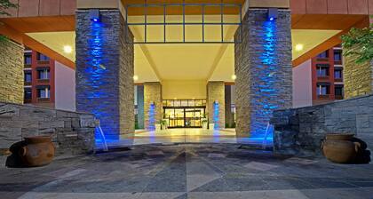 Holiday Inn Express & Suites Tempe by IHG