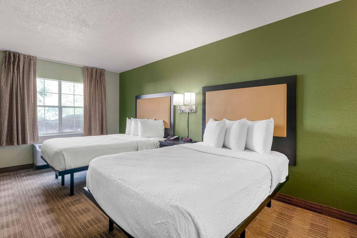 Studio, 2 Double Beds, Non Smoking | Laptop workspace, WiFi (free), bed sheets