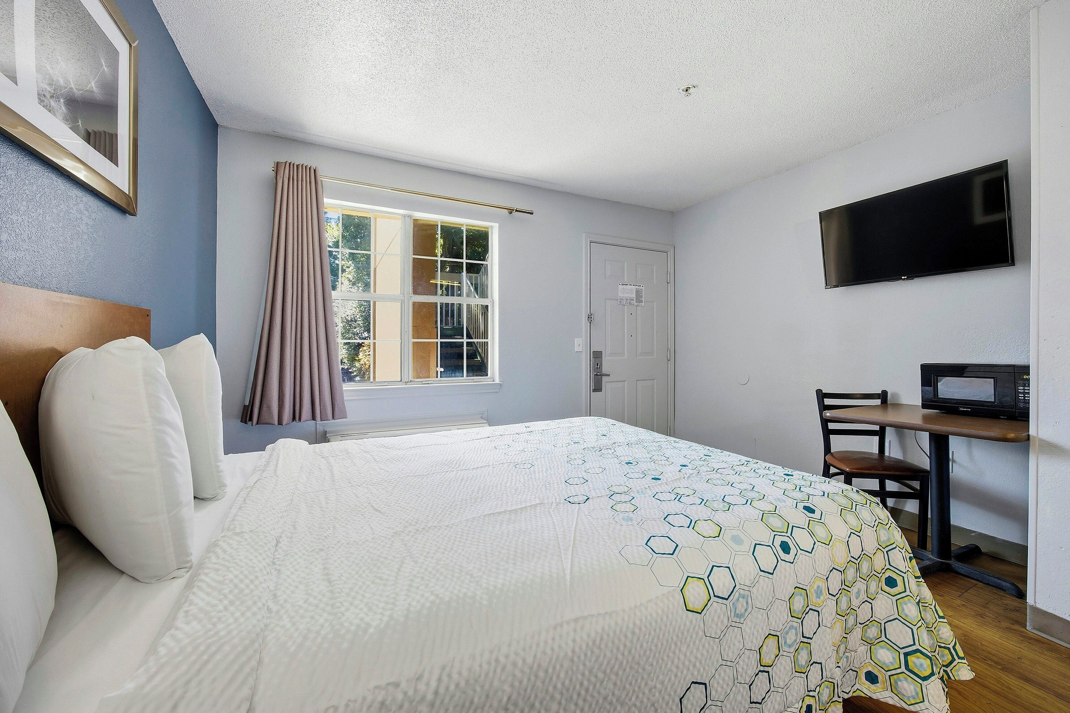 Estudio, 1 cama Queen size, con acceso para personas discapacitadas, para no fumadores | Wifi gratis, ropa de cama y acceso para silla de ruedas 