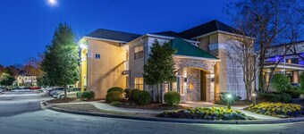 HomeTowne Studios by Red Roof Atlanta NE - Peachtree Corners
