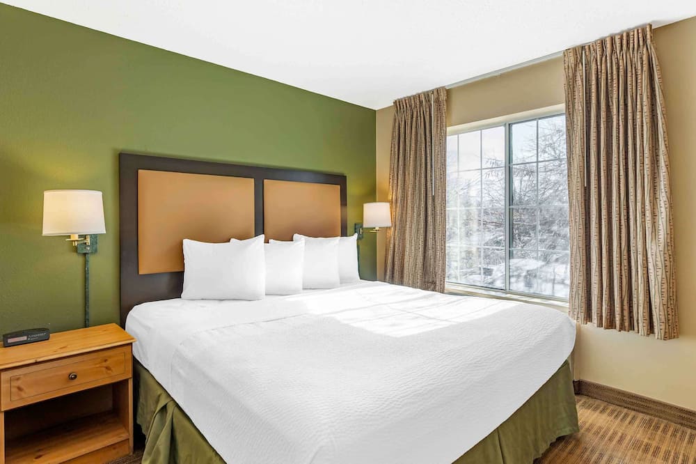 Extended Stay America Select Suites Chicago Naperville East