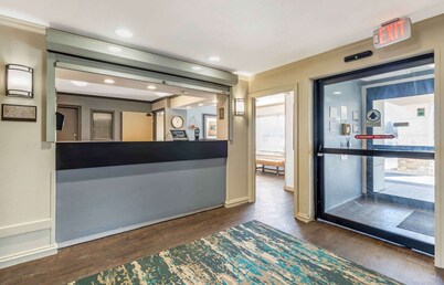 Extended Stay America Select Suites Chicago Naperville East