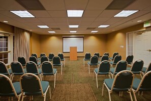 Meeting facility - La Quinta Inn & Suites by Wyndham USF (Near Busch Gardens) (Tampa)