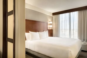 Bộ đồ giường cao cấp, chăn bông, bàn
