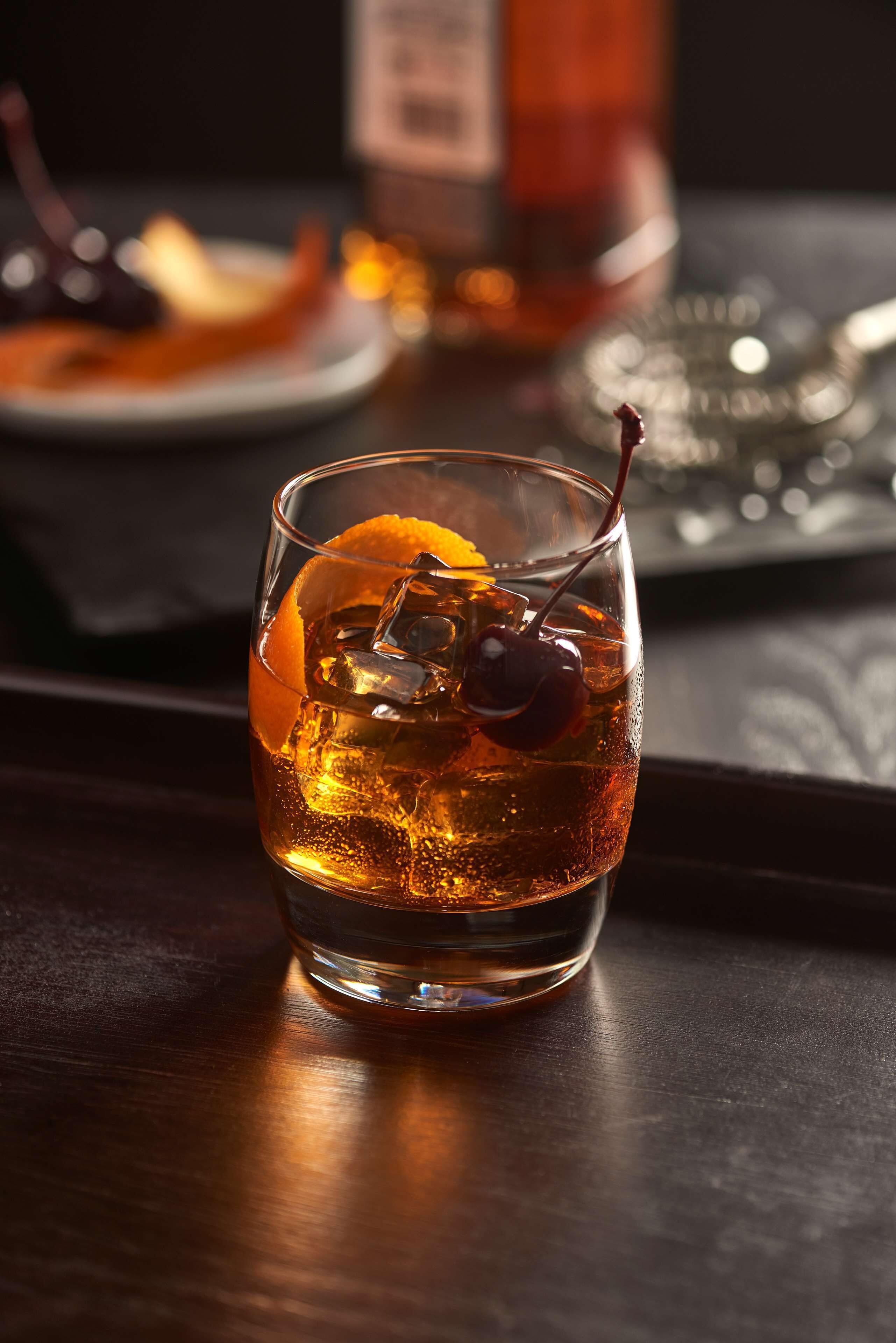 serves lunch and dinner