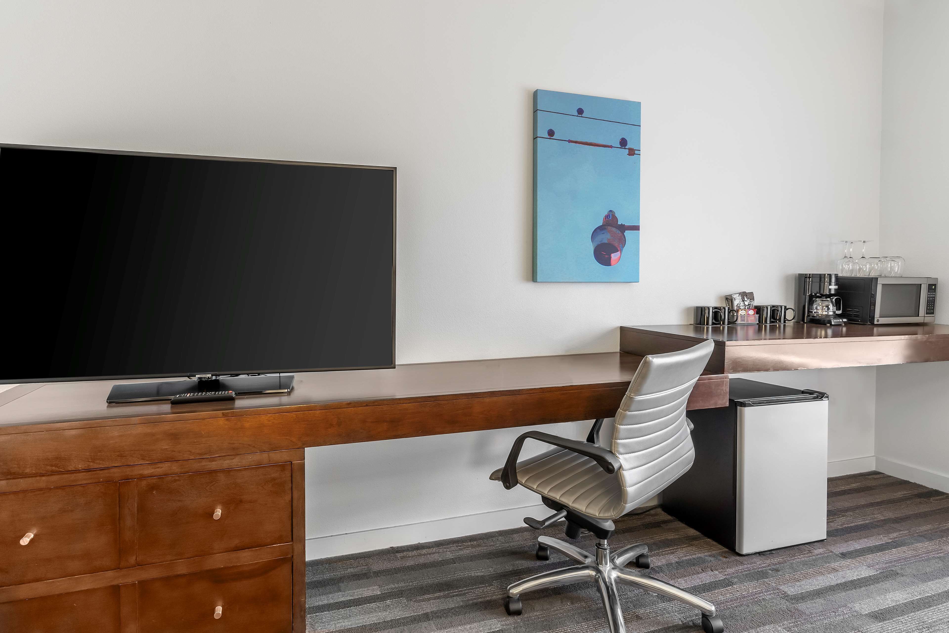 1 bedroom, premium bedding, down duvets, in-room safe