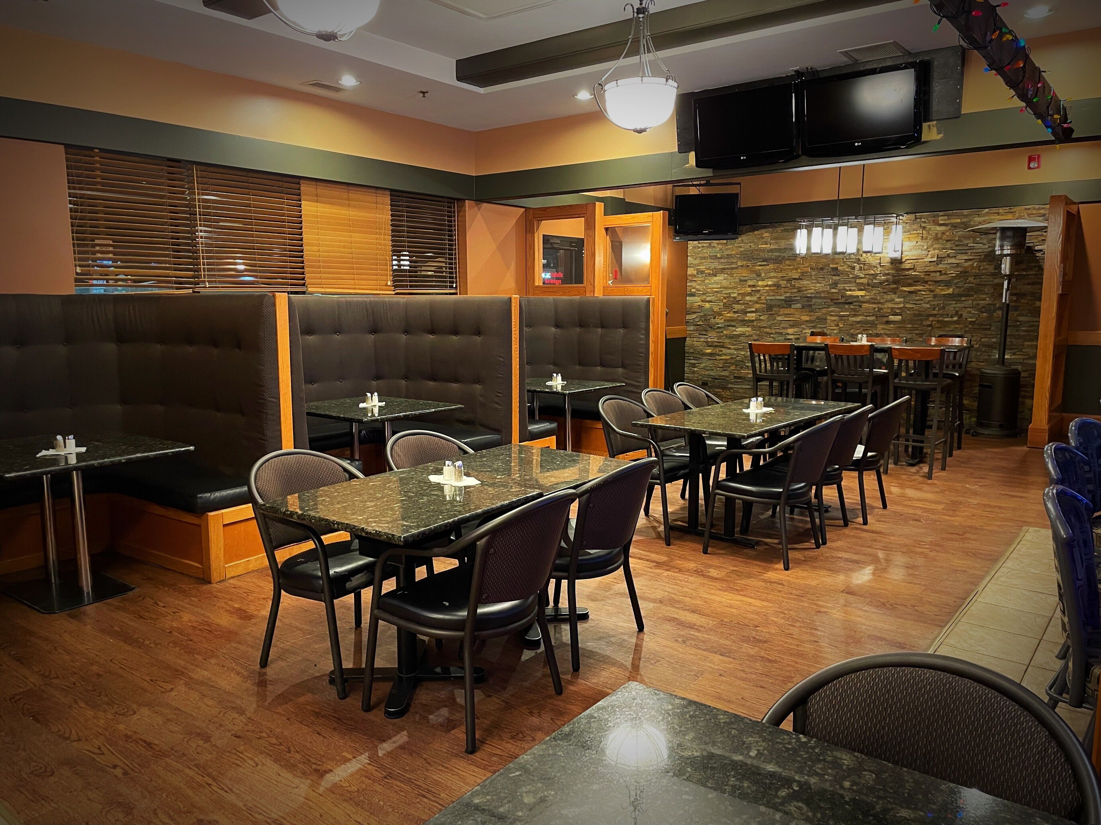 serves lunch and dinner