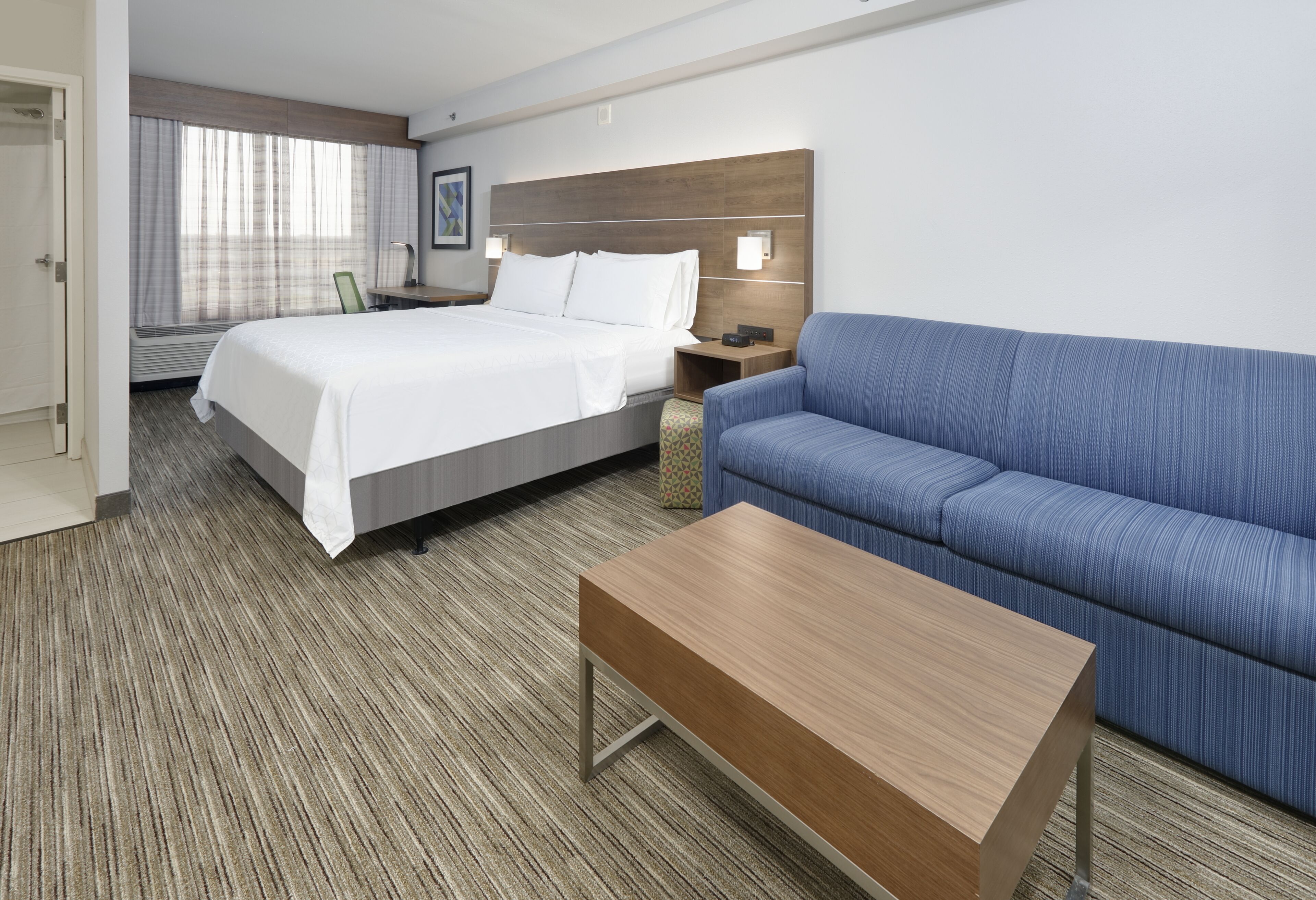 Hypo-allergenic bedding, in-room safe, desk, laptop workspace