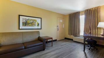 Deluxe Studio, Multiple Beds, Non Smoking | Desk, free WiFi, bed sheets