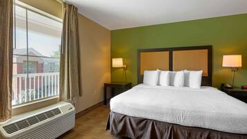 Studio Deluxe, 1 très grand lit et 1 canapé-lit, accessible aux personnes à mobilité réduite | Bureau, accès au Wi-Fi (inclus), literie fournie