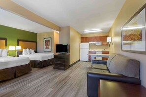 Studio Deluxe, nhiều giường, không hút thuốc | Bàn, màn/rèm cản sáng, bàn ủi/dụng cụ ủi quần áo 