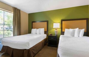 Desk, blackout curtains, iron/ironing board, free WiFi - Extended Stay America Phoenix - Chandler - E. Chandler Blvd. (Phoenix)