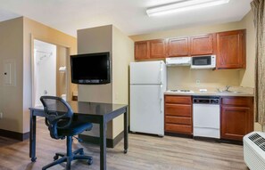 Estudio, 1 cama de matrimonio, no fumadores | Cocina privada | Frigorífico, microondas, placa de cocina y lavavajillas