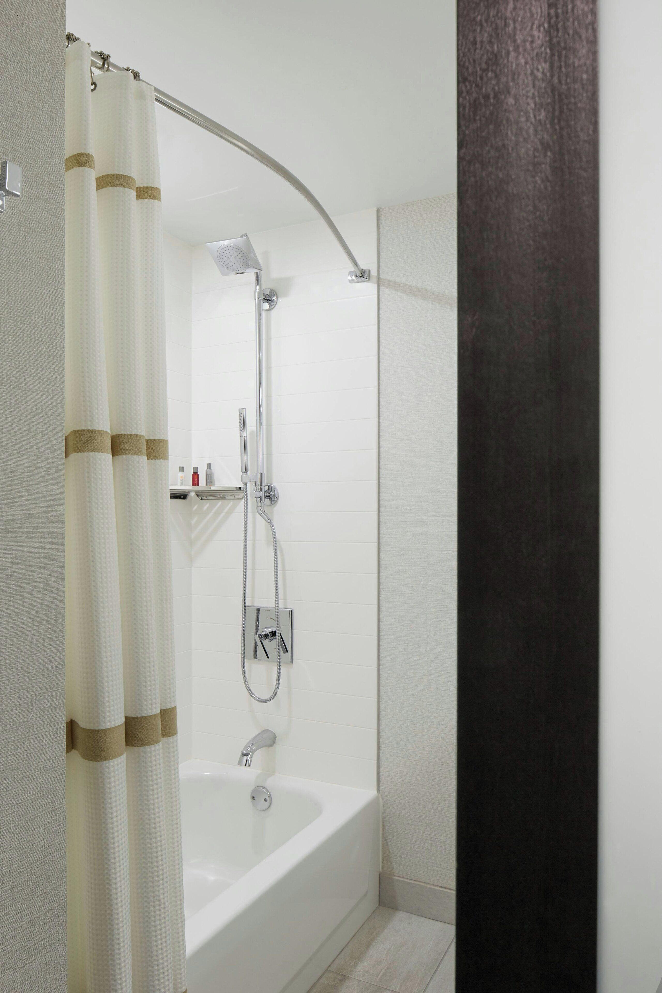 room, 2 double beds, non smoking | bathroom | combined shower/bathtub, hydromassage showerhead, designer toiletries