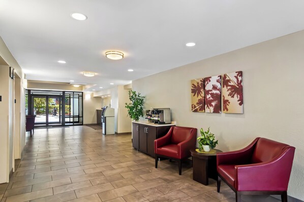 Lobby - Red Roof Inn PLUS+ Jacksonville - Southpoint (Jacksonville)