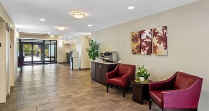 Red Roof Inn PLUS+ Jacksonville - Southpoint