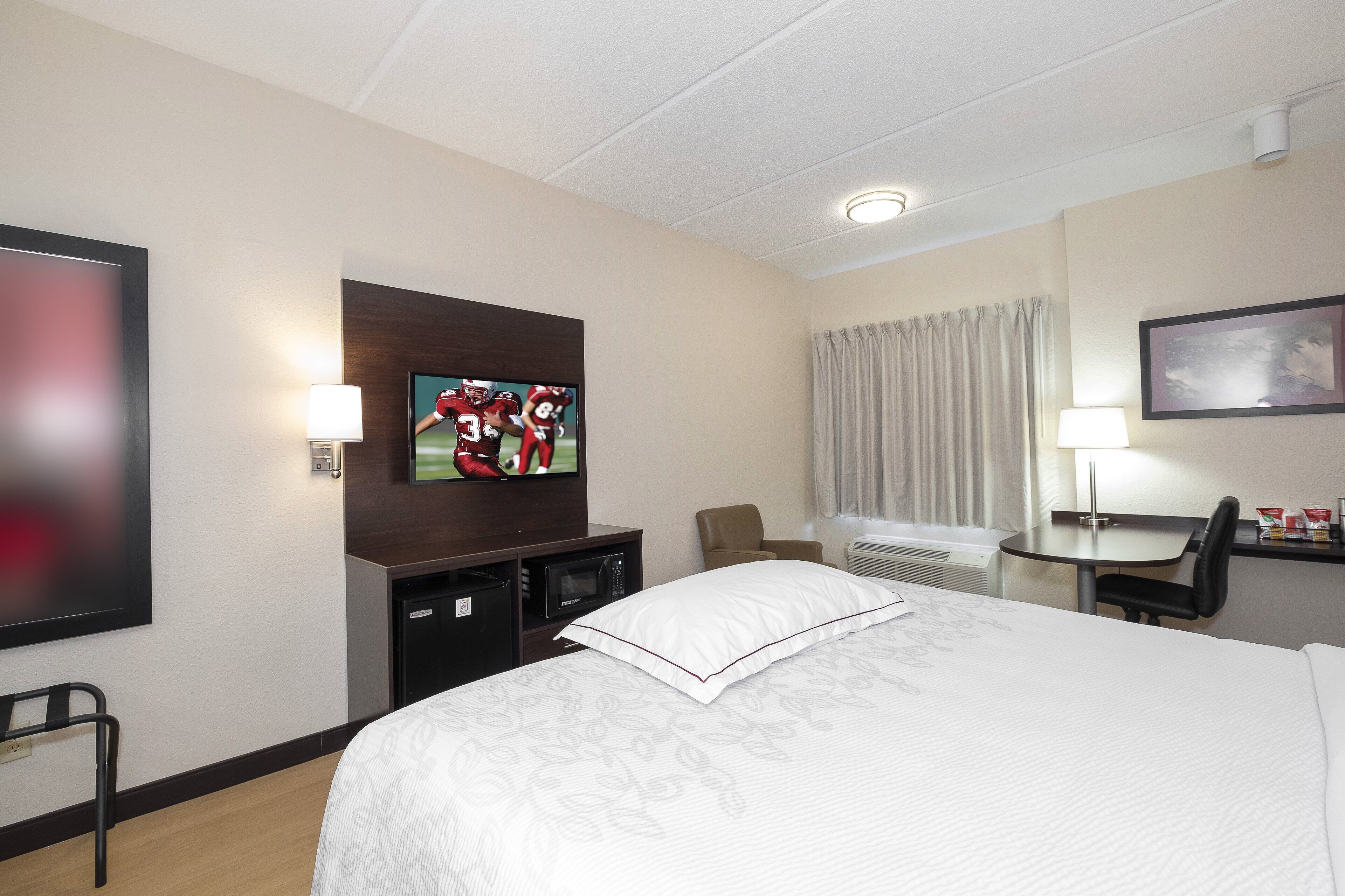 Photo - Red Roof Inn PLUS+ Jacksonville – Southpoint