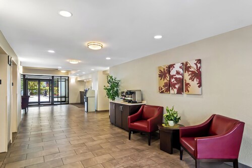 Red Roof Inn PLUS+ Jacksonville - Southpoint