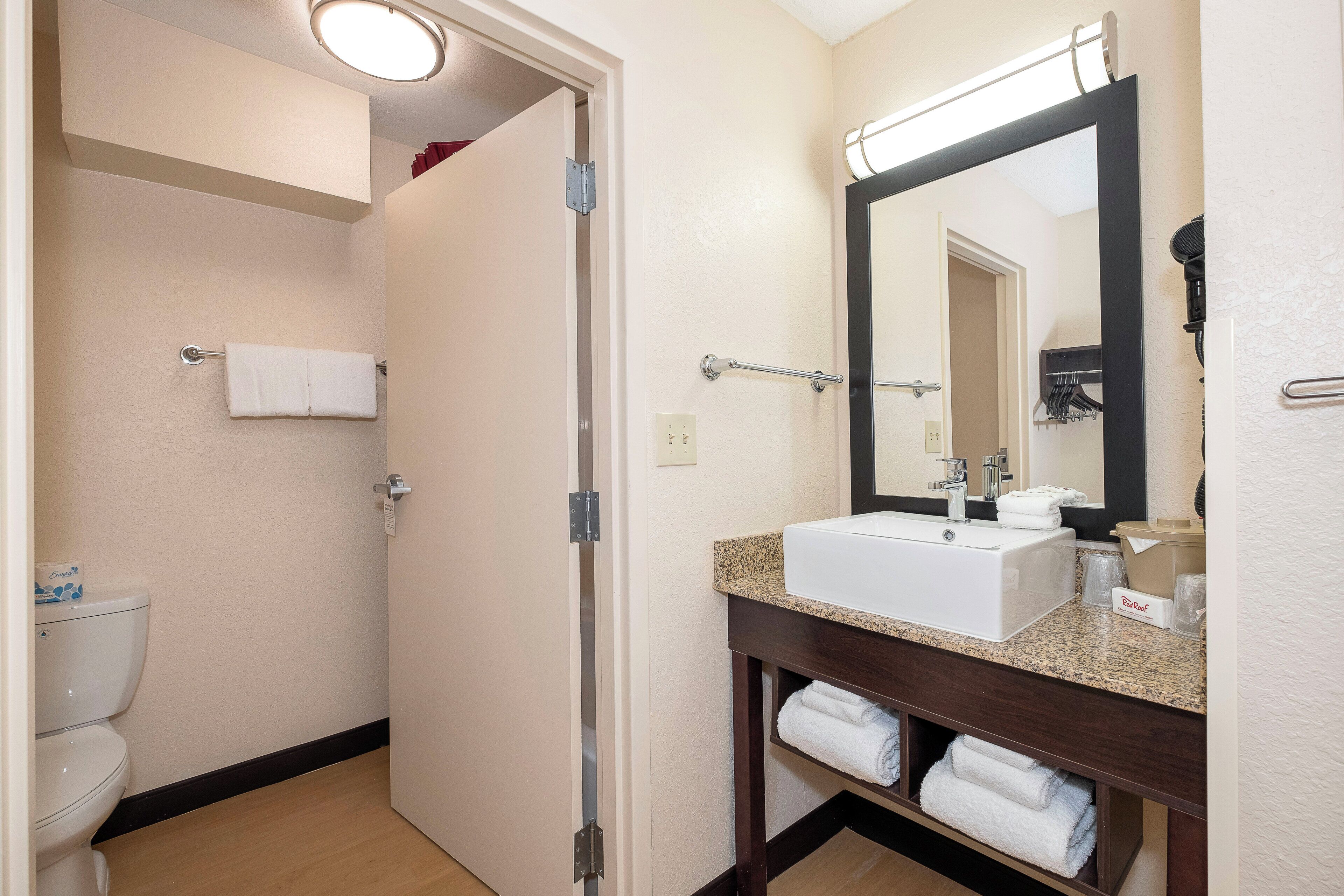 Foto - Red Roof Inn PLUS+ Jacksonville - Southpoint