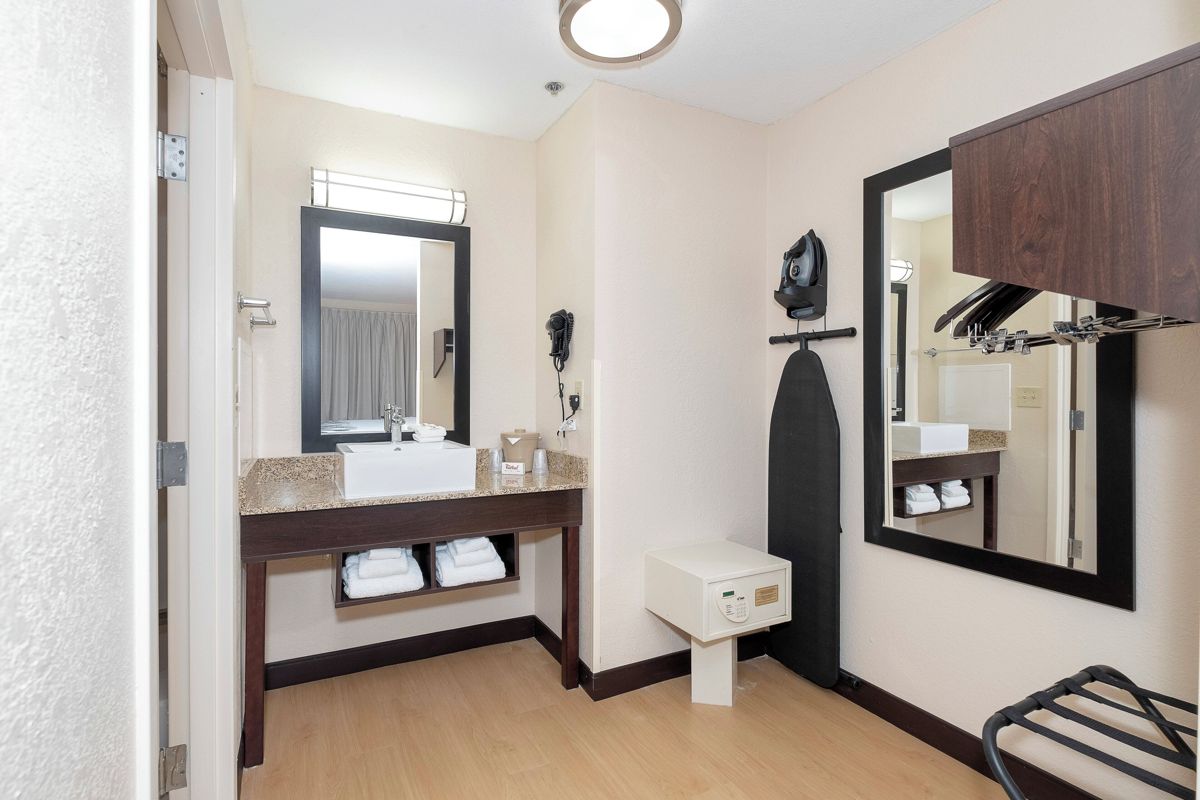 Foto - Red Roof Inn PLUS+ Jacksonville - Southpoint