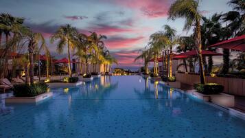 Indoor pool, seasonal outdoor pool, pool umbrellas, sun loungers