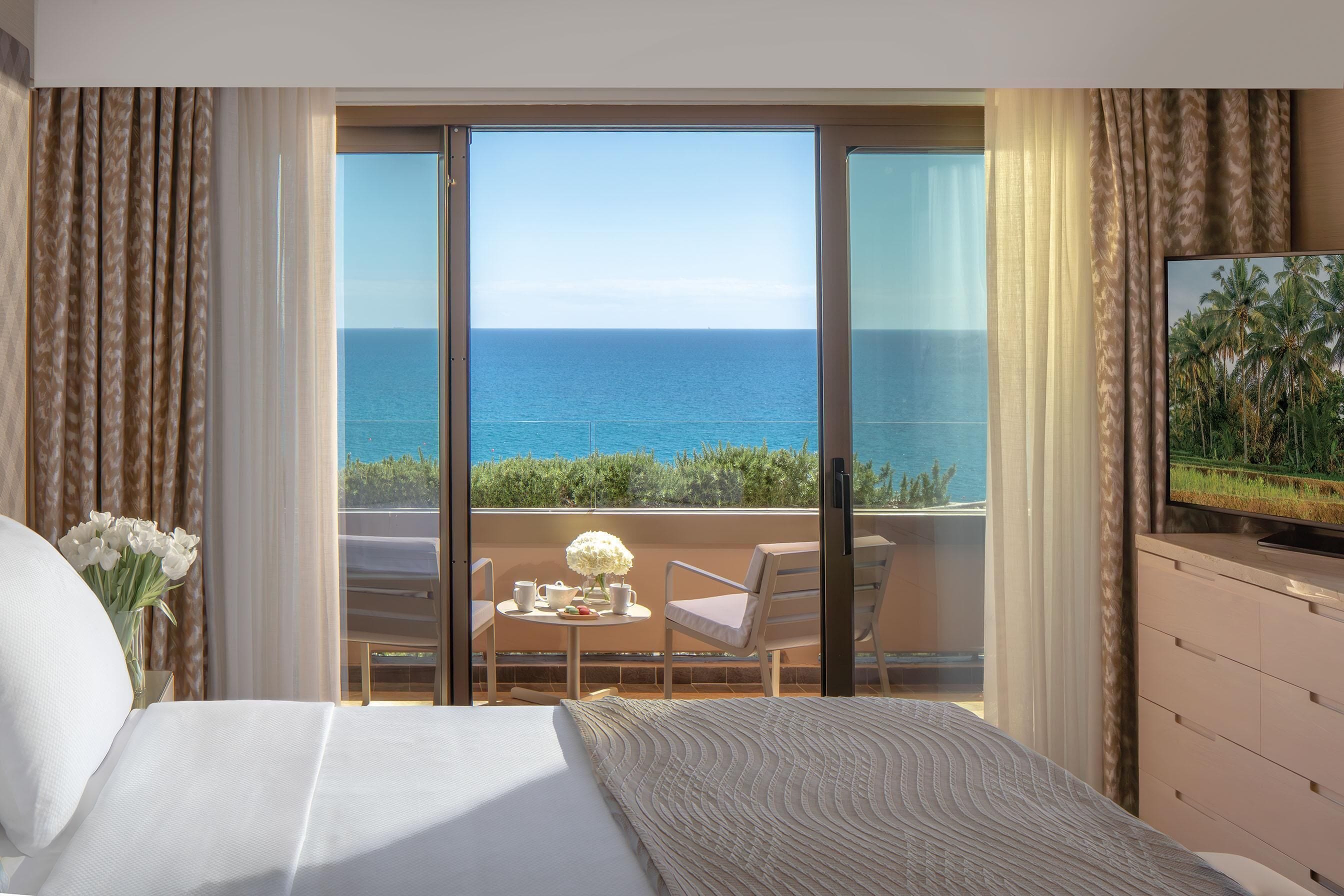 Penthouse, Sea View | Minibar, in-room safe, desk, soundproofing