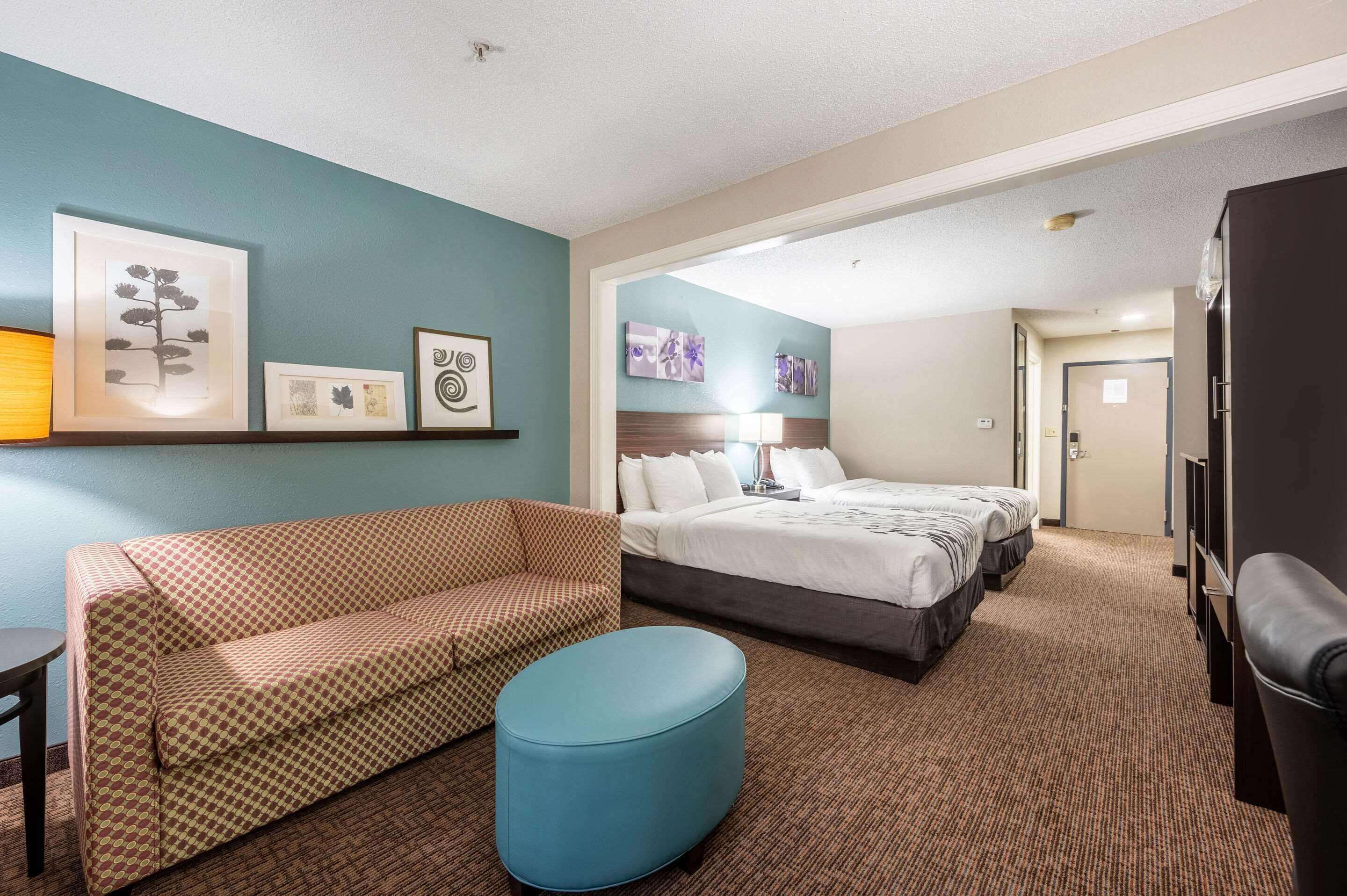 Suite, Multiple Beds, Non Smoking | Desk, iron/ironing board, free cribs/infant beds, free WiFi