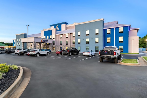 Comfort Inn & Suites River City Decatur - Decatur, AL