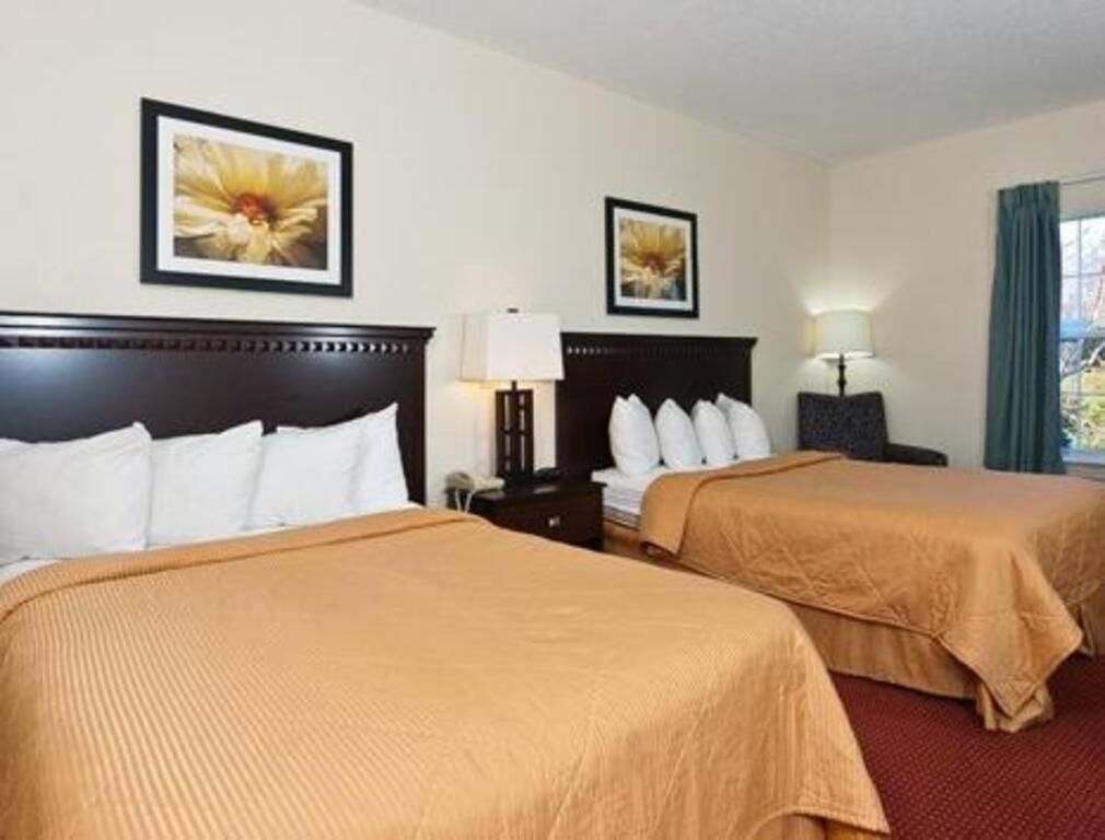 In-room safe, desk, laptop workspace, blackout curtains