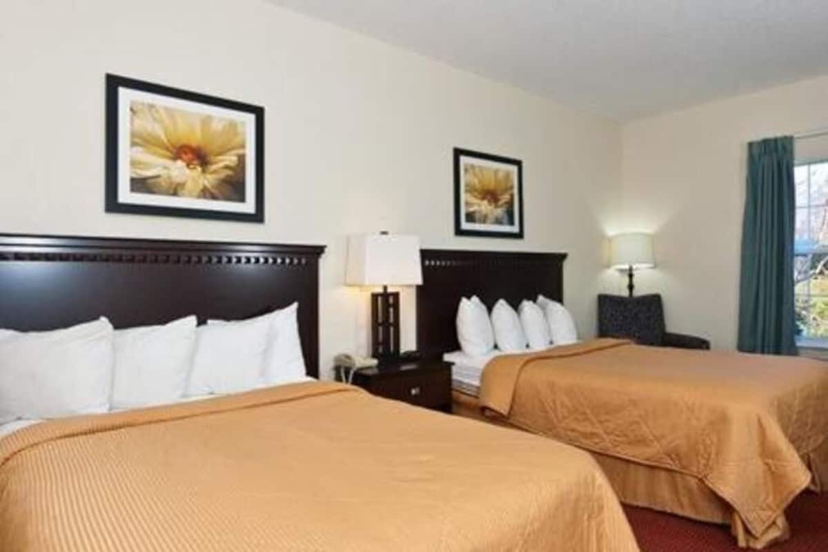 In-room safe, desk, laptop workspace, blackout curtains