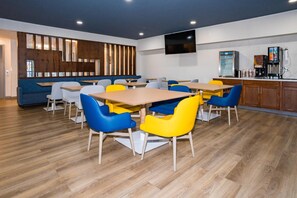 Free daily cooked-to-order breakfast