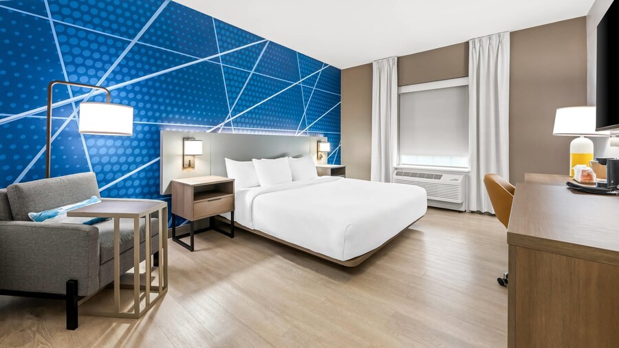 Comfort Inn & Suites River City Decatur