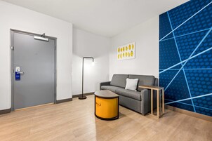 Habitación, varias camas, no fumadores | Caja fuerte, escritorio, espacio para trabajar con un portátil