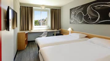 Zweibettzimmer, 2 Einzelbetten (New Sleep Easy Concept) | Allergikerbettwaren, Schreibtisch, Verdunkelungsvorhänge