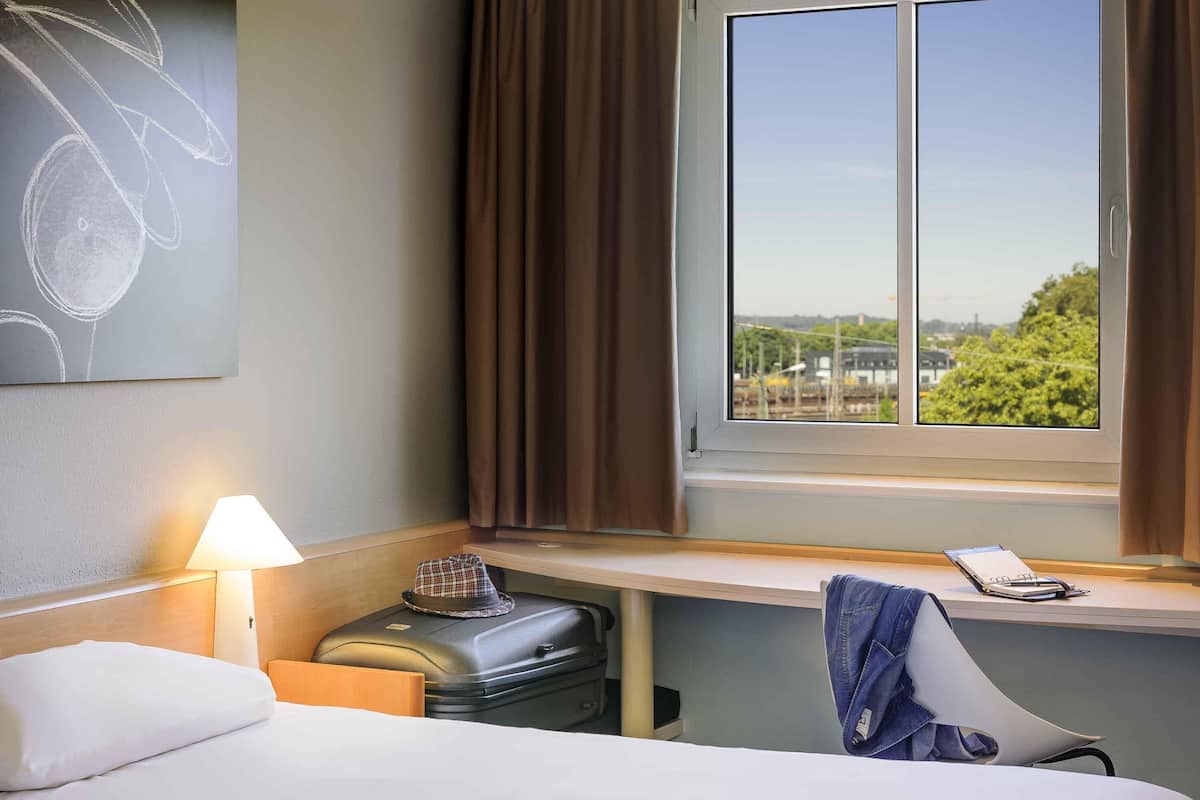 Double Room (New Sleep Easy Concept)