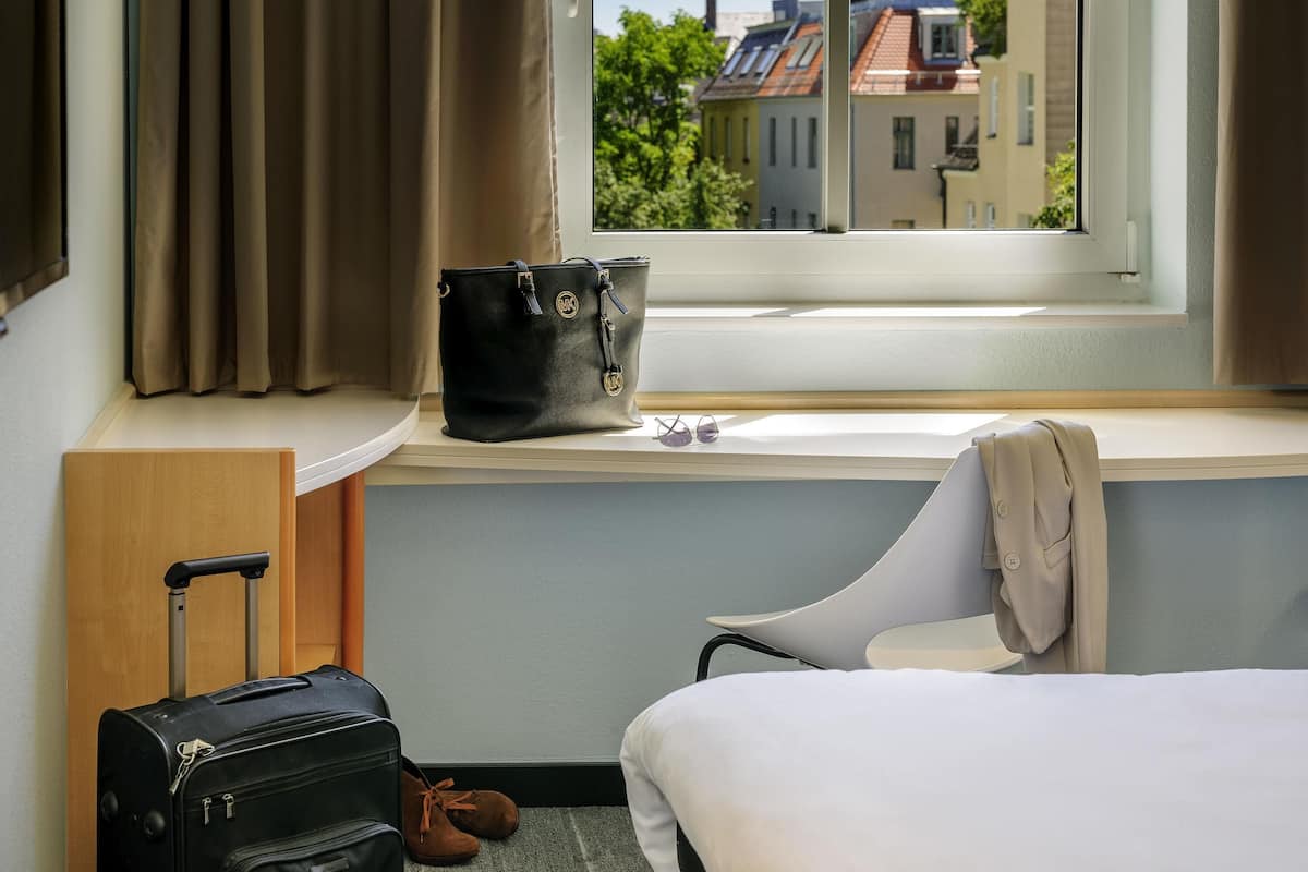 Twin Room, 2 Single Beds (New Sleep Easy Concept)
