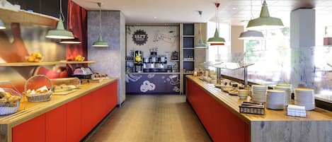 Frokostbuffé hver dag (EUR 18 per person)