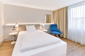Pillowtop beds, in-room safe, desk, soundproofing