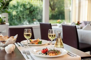 Lunch and dinner served, German cuisine