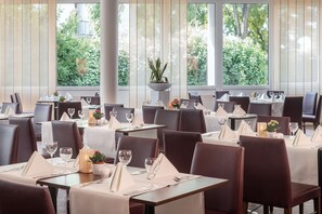 Lunch and dinner served - NH Weinheim (Weinheim)