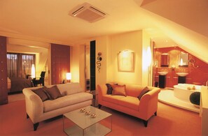 ジュニア スイート | 高級寝具、ミニバー、セーフティボックス (室内)、デスク
