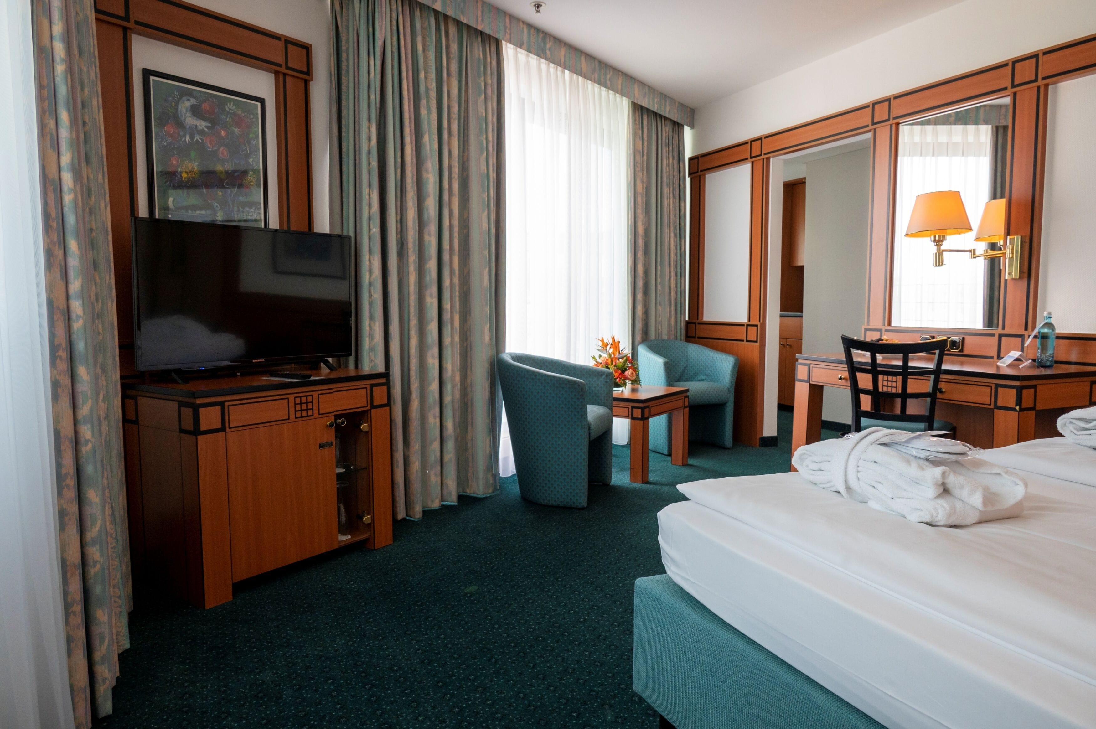 Premium bedding, in-room safe, desk, blackout curtains