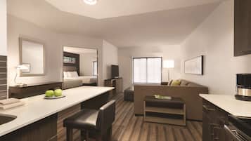 Pillowtop beds, in-room safe, desk, blackout drapes
